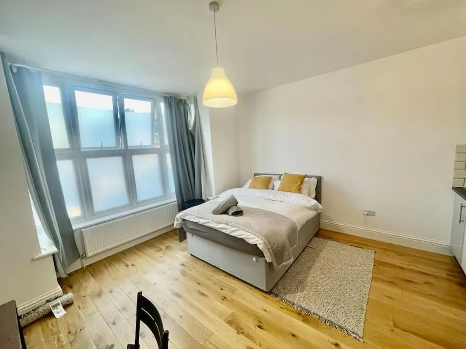 Image 5 of SE4, Self contained studio flat.