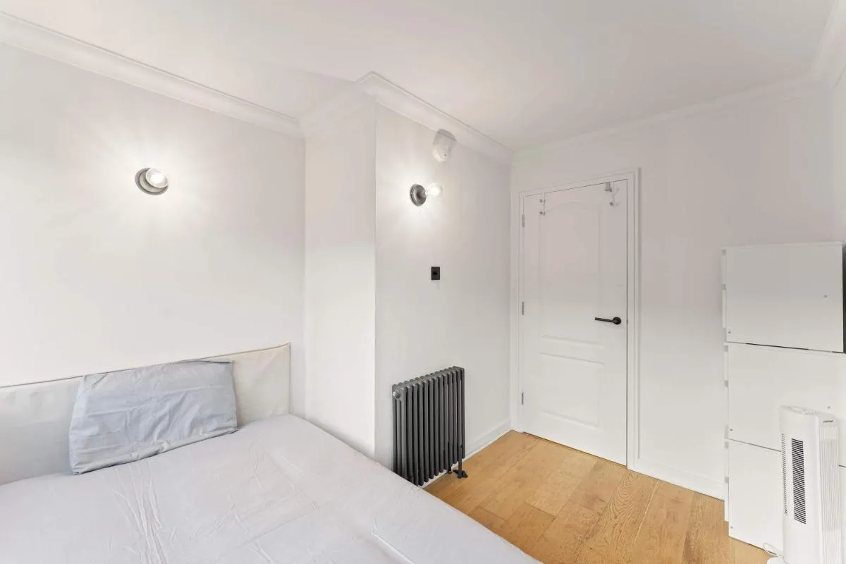 Image 5 of SG, Classic Oxford Street Central London Apartment
