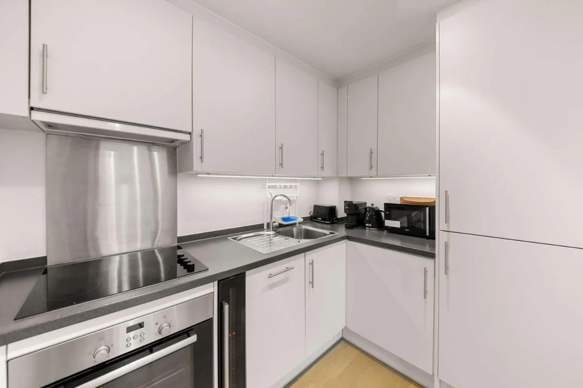 Image 5 of SG Soho & Oxford Street Central Apartment