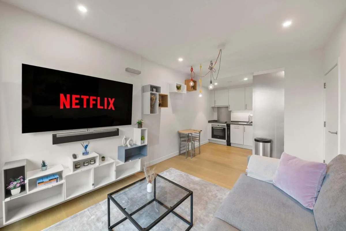 Image 3 of SG Soho & Oxford Street Central Apartment