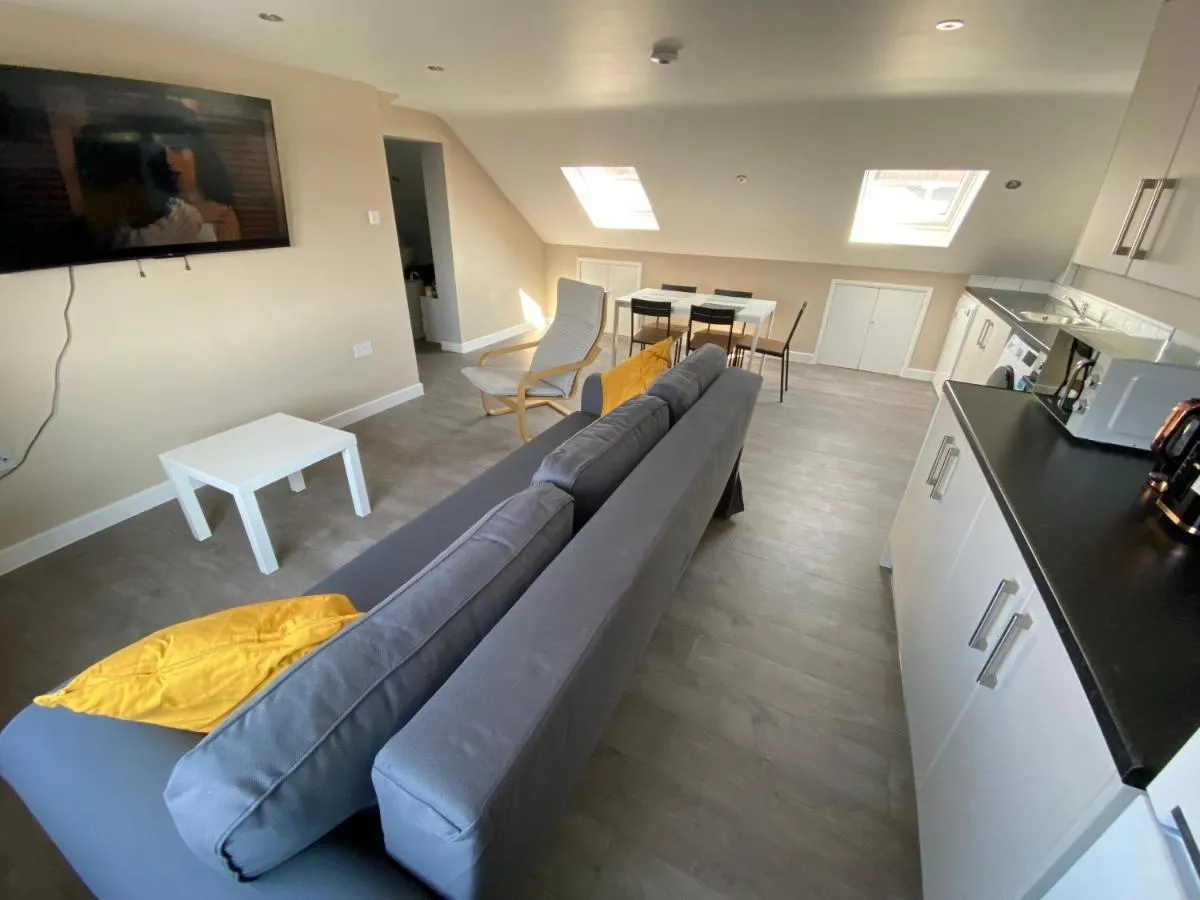 Image 4 of STUNNING 1 BEDROOM FLAT IN WOOD GREEN