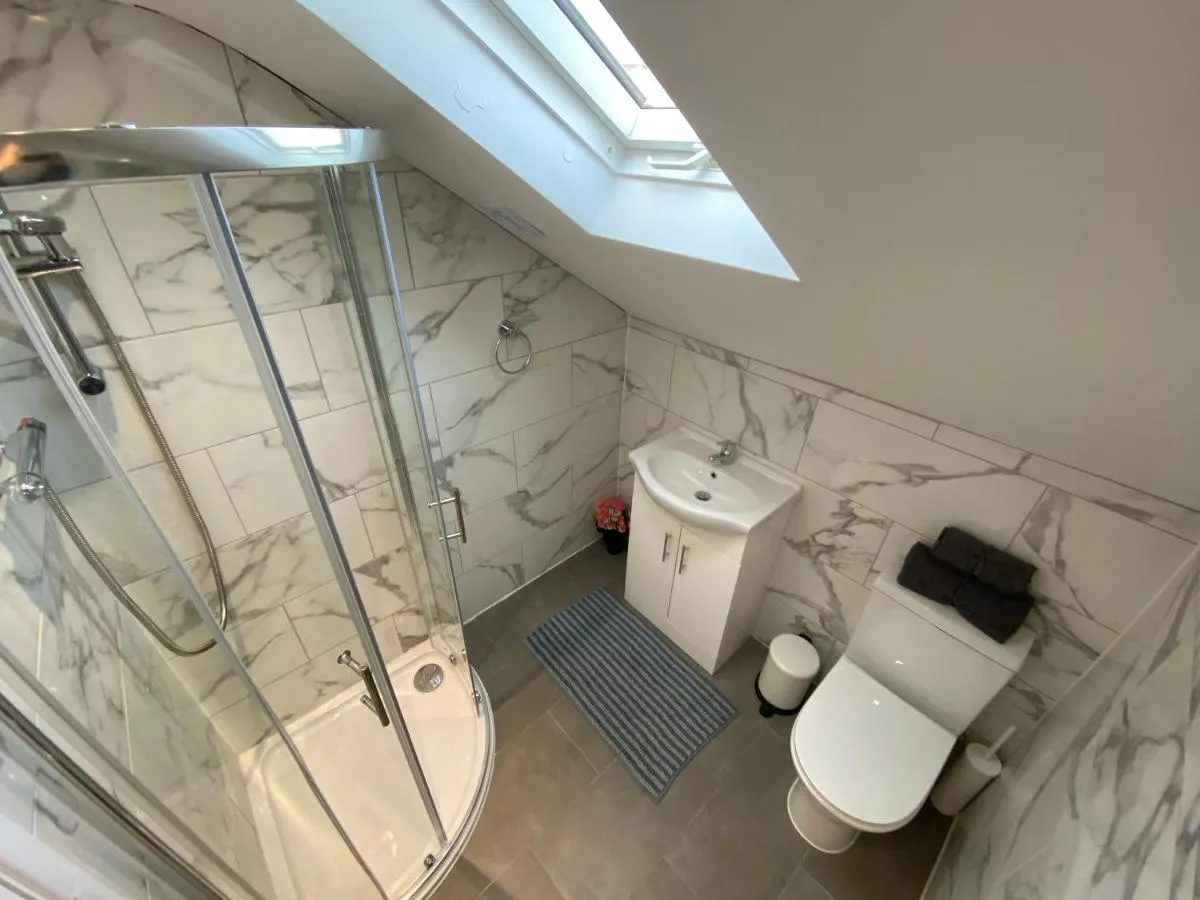 Image 3 of STUNNING 1 BEDROOM FLAT IN WOOD GREEN