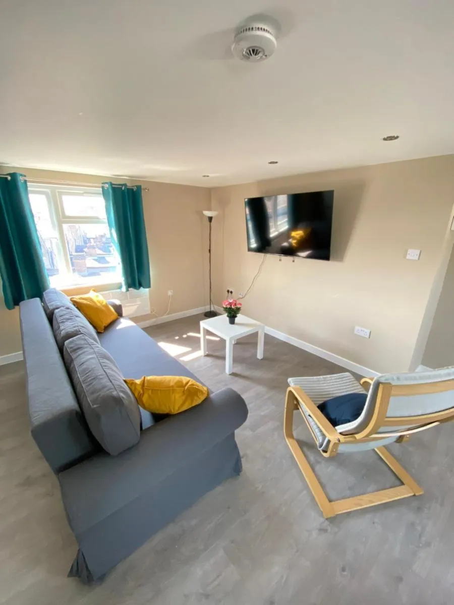 Image 5 of STUNNING 1 BEDROOM FLAT IN WOOD GREEN