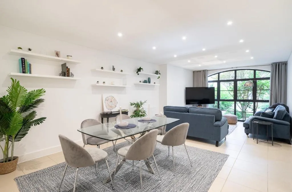 Image 1 of SUPERB 3 BEDROOM COVENT GARDEN HOUSE with 3 ensuite bathrooms