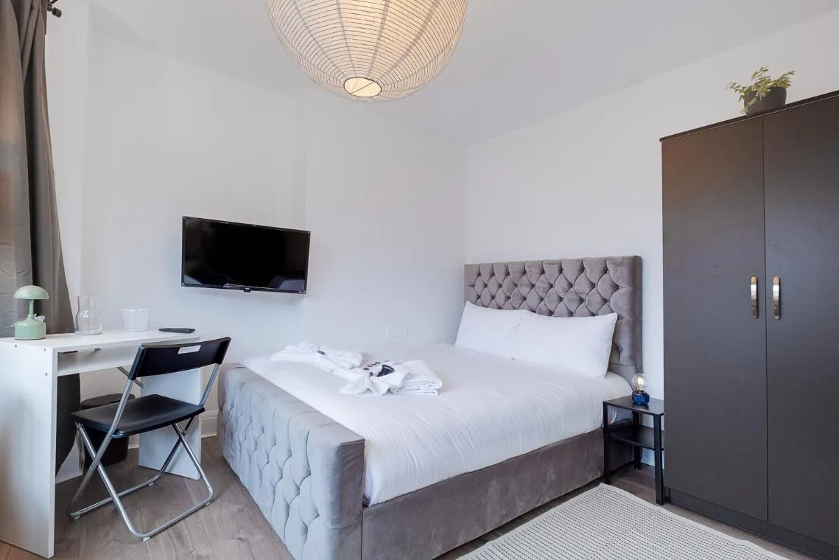Image 2 of Seamless Studio for Contractors, Digital Nomads, Families , Free Parking, 10min Northern Line Tube