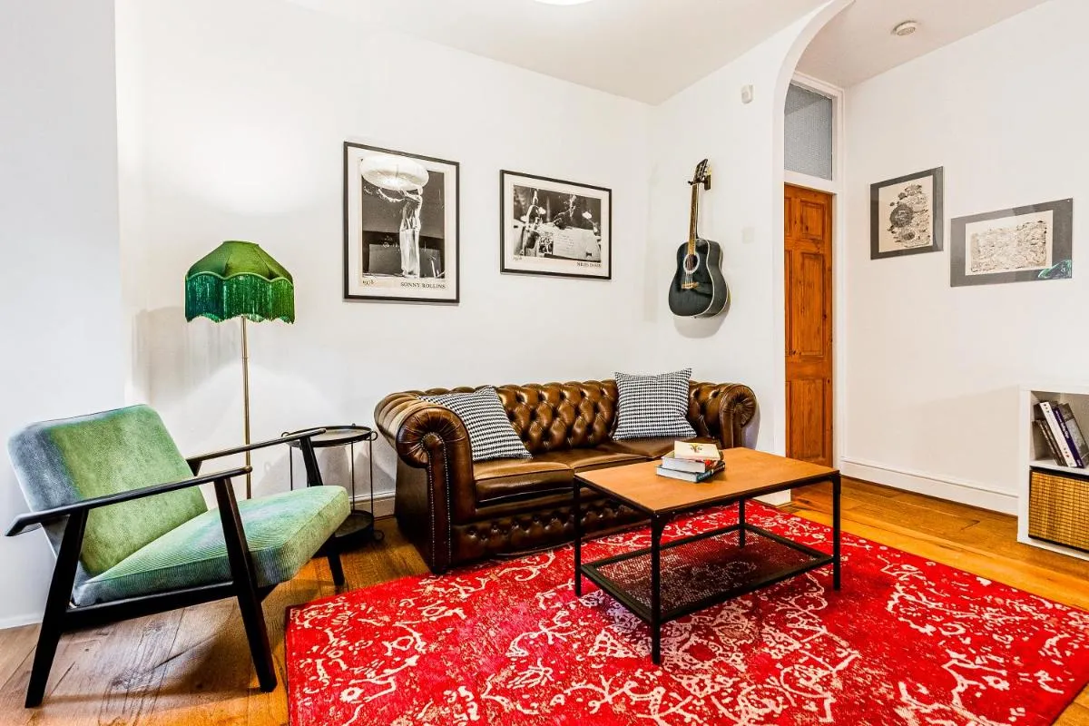 Image 3 of Secluded Oasis 1BR flat, Bethnal Green, 2min Tube