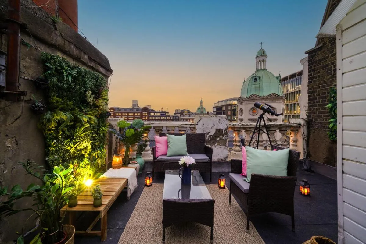 Image 3 of Secret Barbican Rooftop – Luxury Stay in Central by KeyHol Living