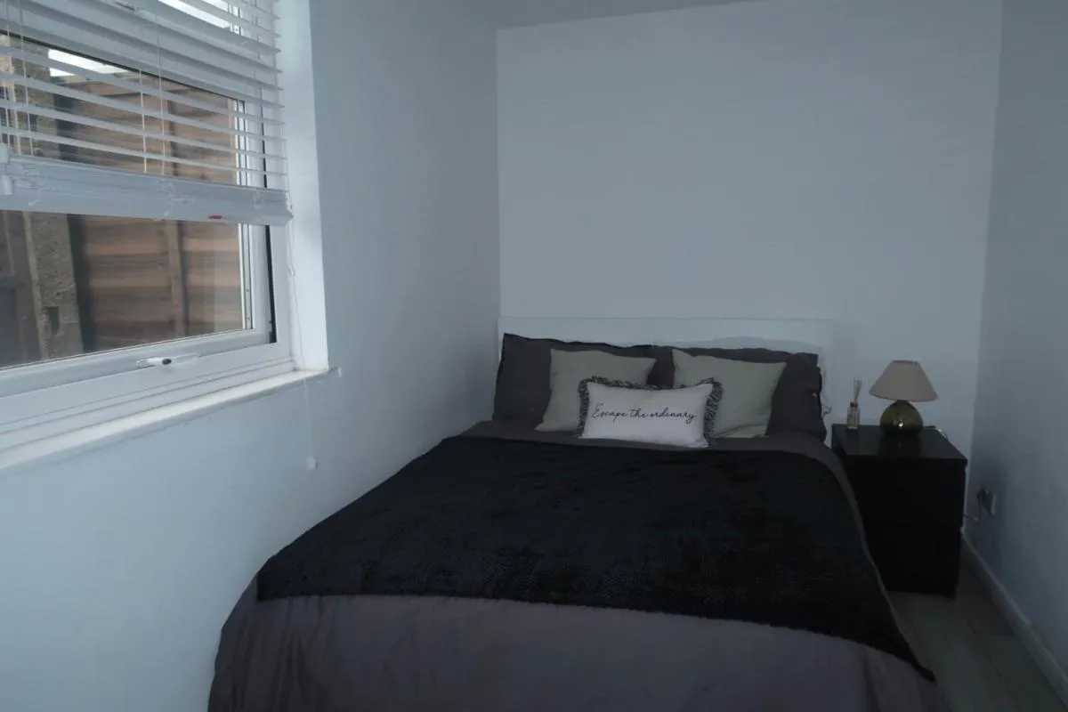 Image 3 of Self-Contained 1-Bed Flat in North Finchley