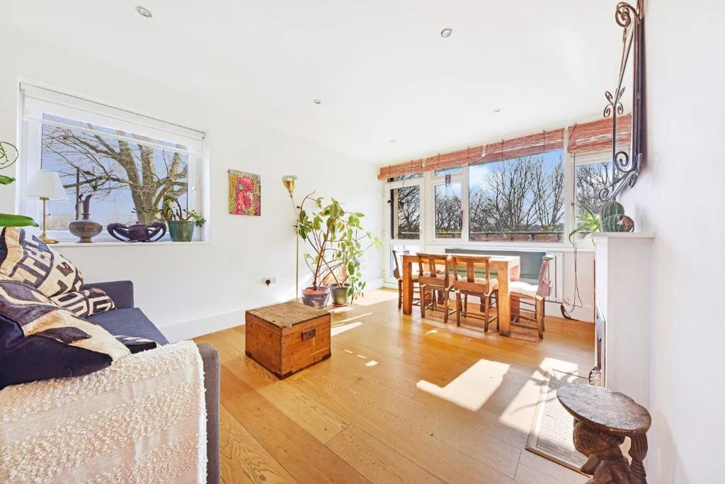 Image 1 of Serene Apartment by Clissold Park, Stoke Newington