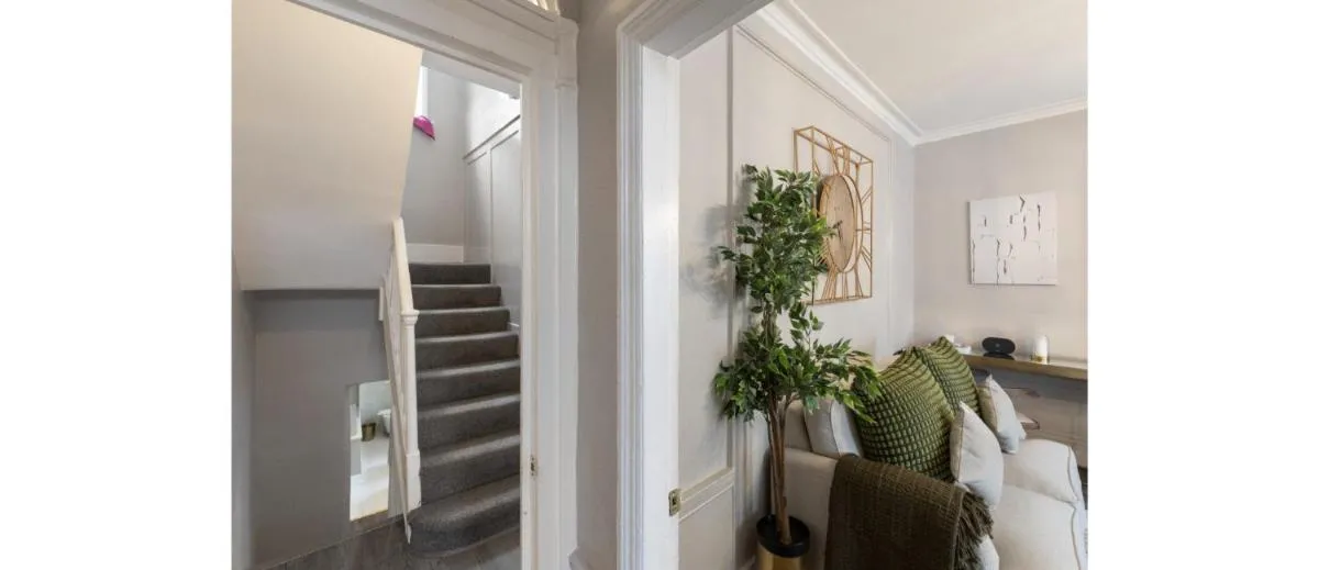 Image 5 of Serenity in the City: Best 5BR Home in Whitechapel