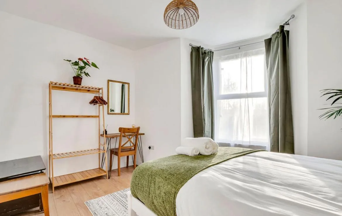 Image 2 of Serviced Apartment London great for contractors 2 mins from train station and near Tottenham Stadium