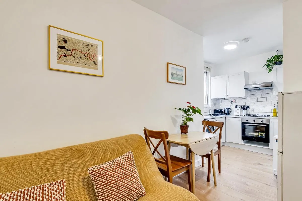 Image 4 of Serviced Apartment London great for contractors 2 mins from train station and near Tottenham Stadium