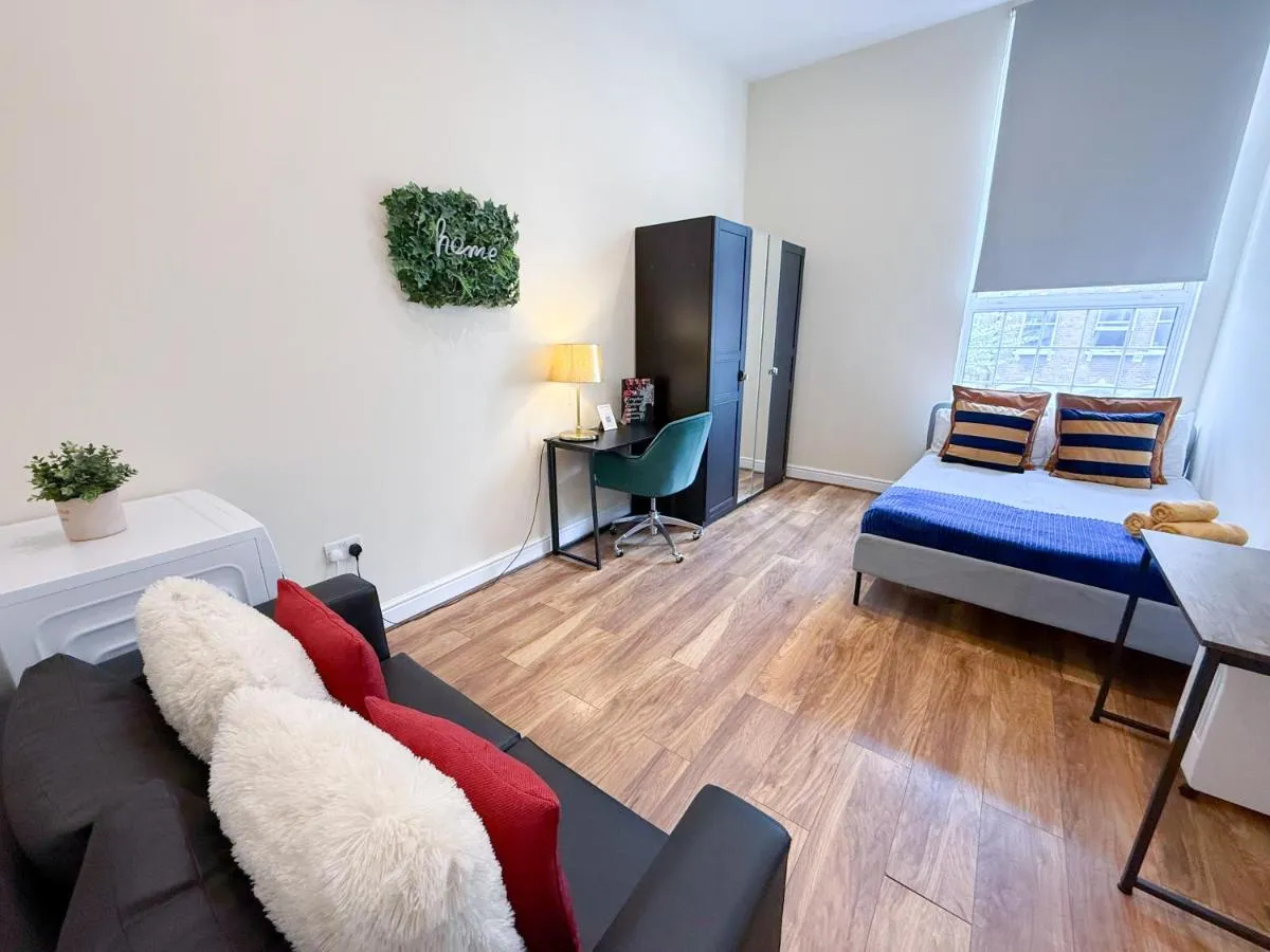 Image 4 of Shepherds Bush 2-Bedroom Flat with FREE WiFi near Westfield London, Hammersmith & Kensington by NourNest Apartments