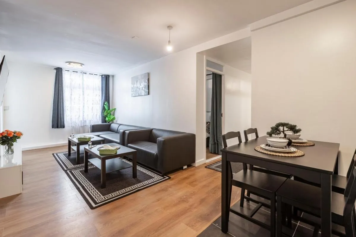 Image 4 of Shepherds Haven Luxury 4 Bed Flat With Self Check In