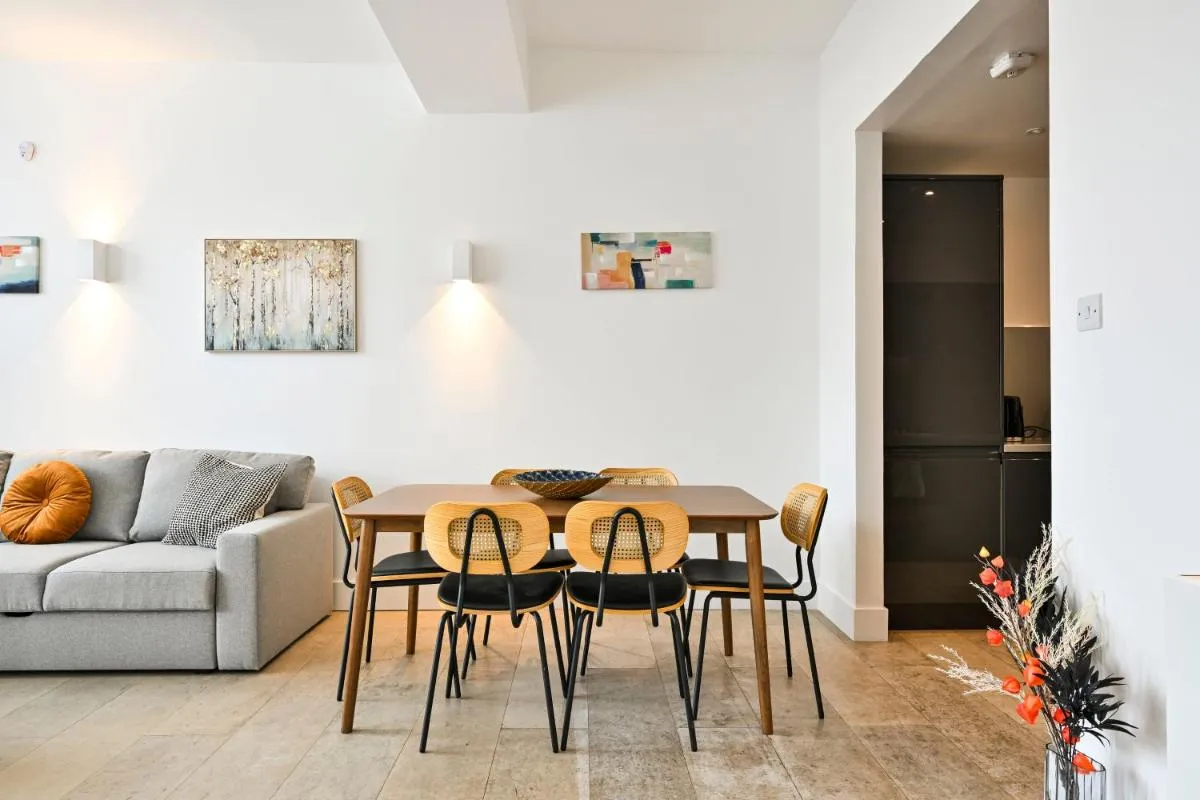 Image 4 of Shoreditch Comfortable 2 Bed Apartments