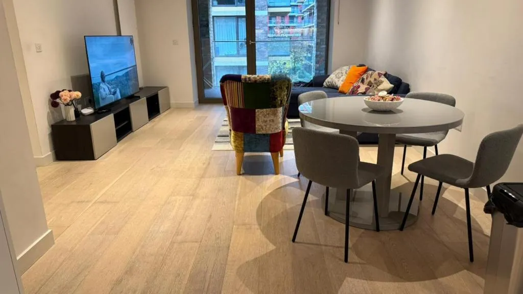 Image 1 of Silvertown Luxe Living