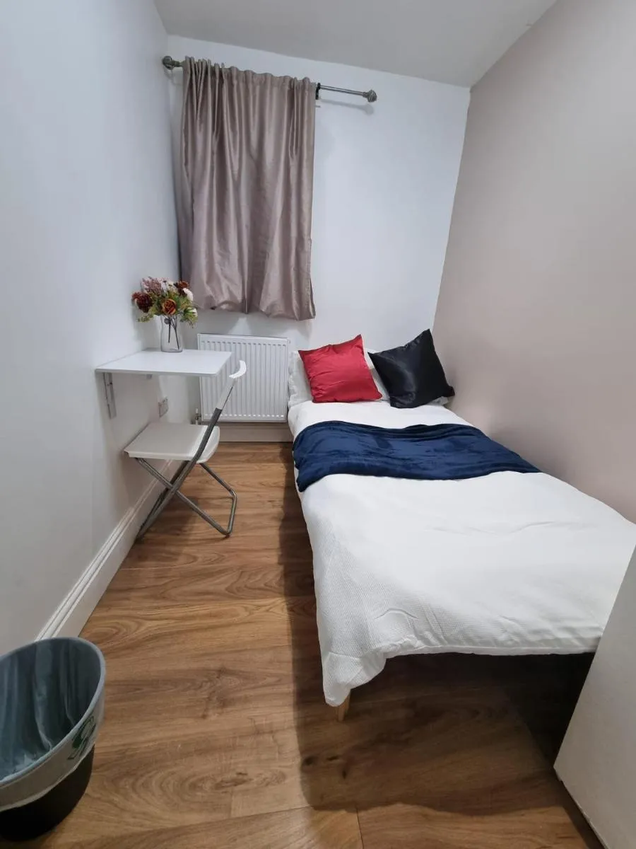 Image 4 of Single room Hayes, Heathrow, London, Free parking