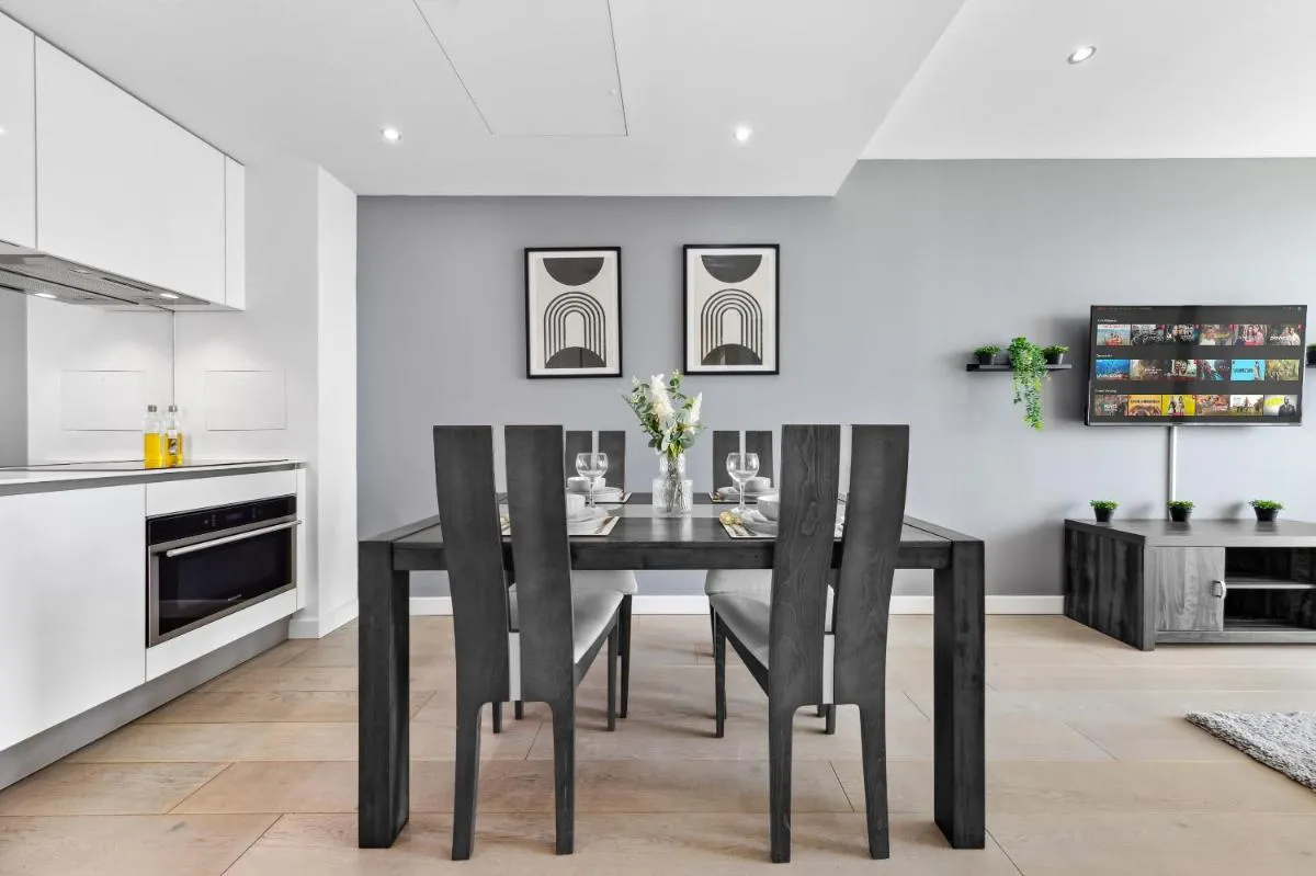 Image 3 of Sky Scraper London Luxury 1BR Roof Terrace and Gym