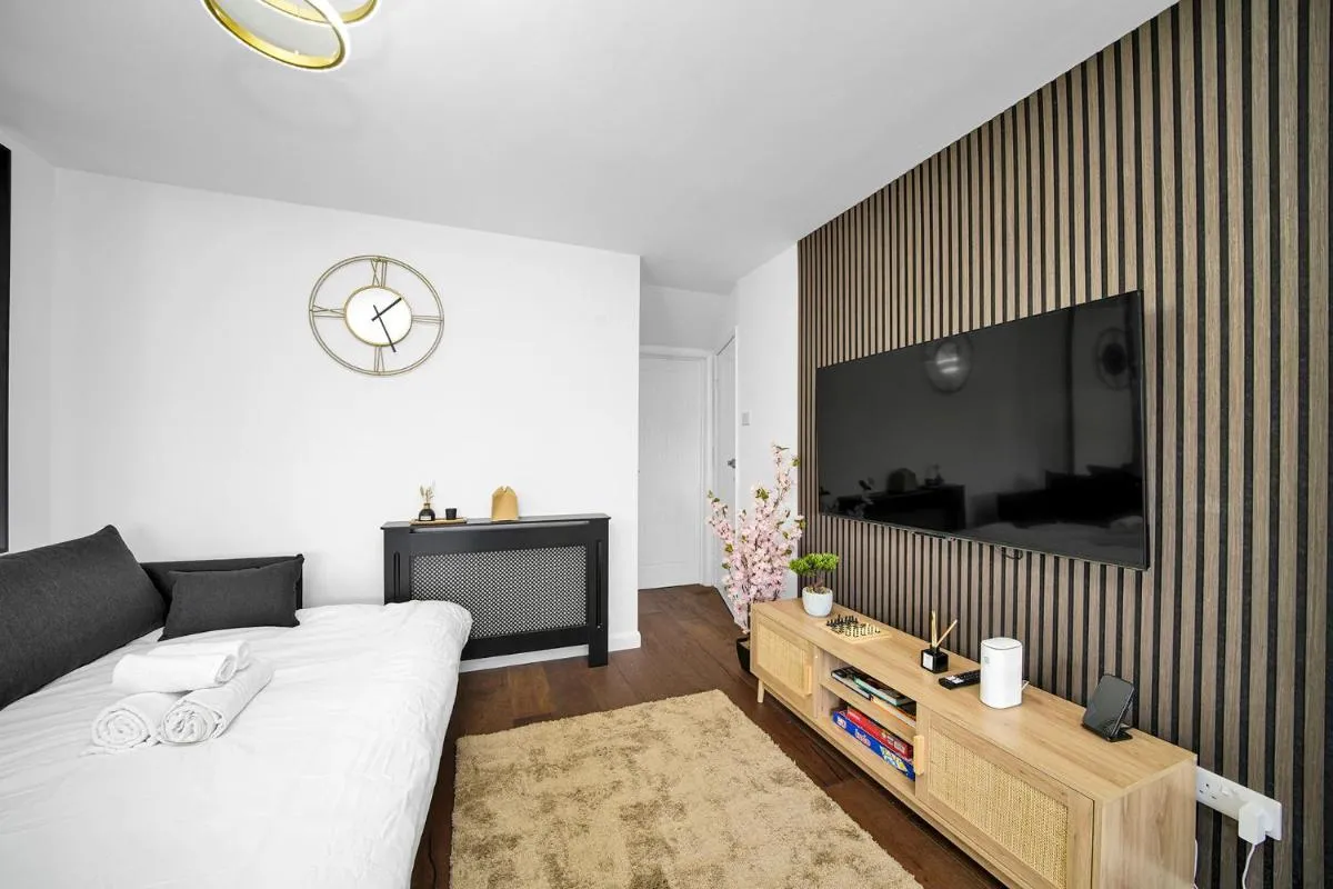 Image 5 of Skyline Studios Stratford London