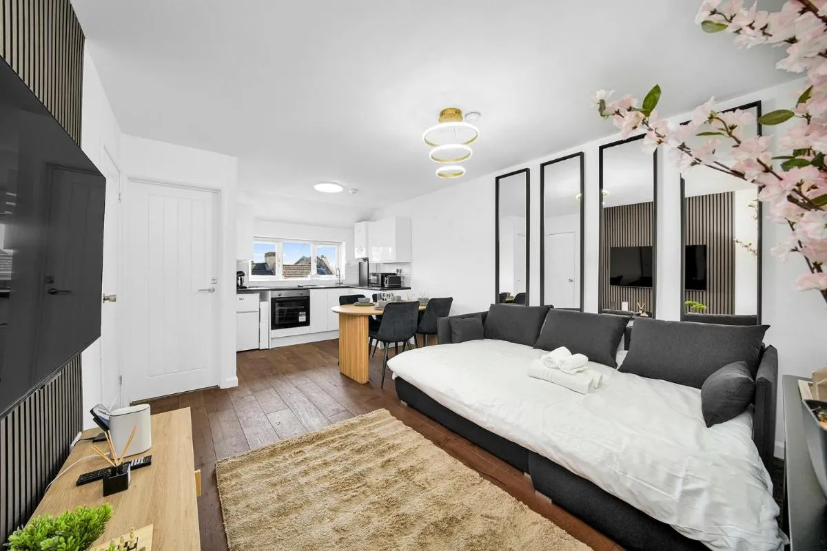 Image 3 of Skyline Studios Stratford London