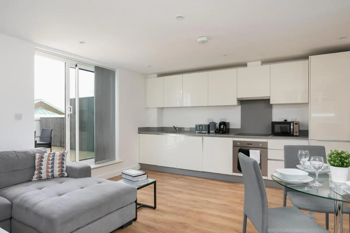 Image 4 of Skyvillion – 4 Bed Luxury Apartment with Balcony & Parking