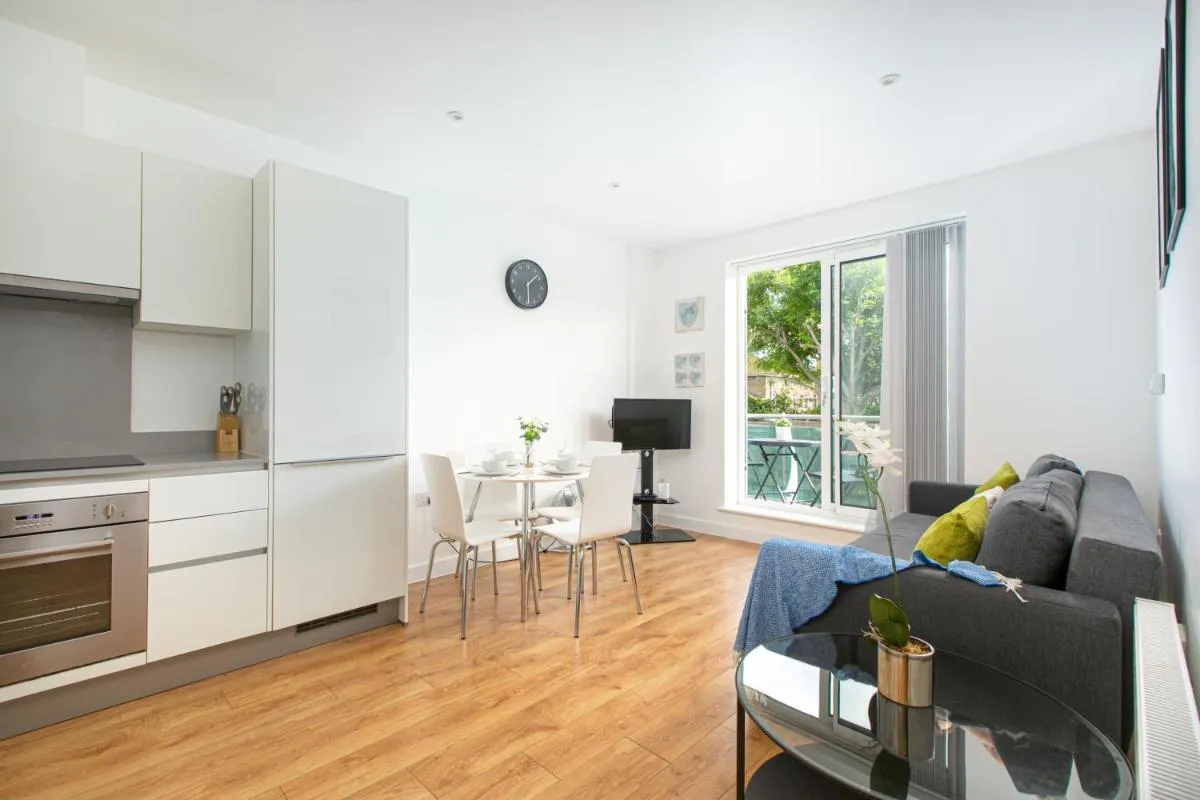 Image 5 of Skyvillion – COZY APARTMENTS in Enfield Town With Free Parking & Wifi