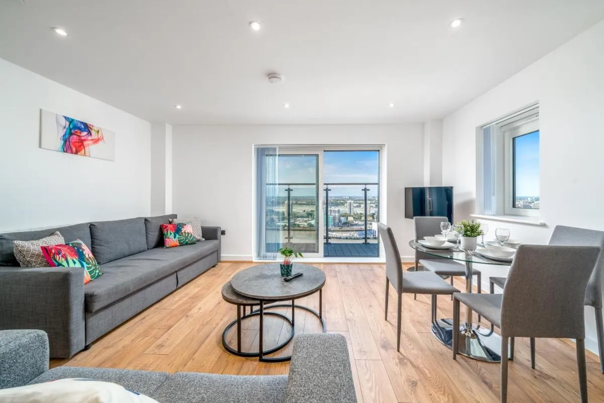 Image 5 of Skyvillion – London River Thames Top Floor Apartments by Woolwich Ferry, Mins to London ExCel, O2 Arena , London City Airport with Parking