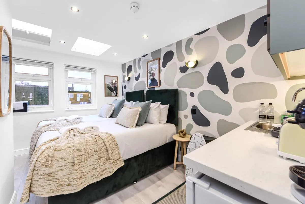 Image 4 of Sleek & Modern Studio Getaway with Artistic Flair
