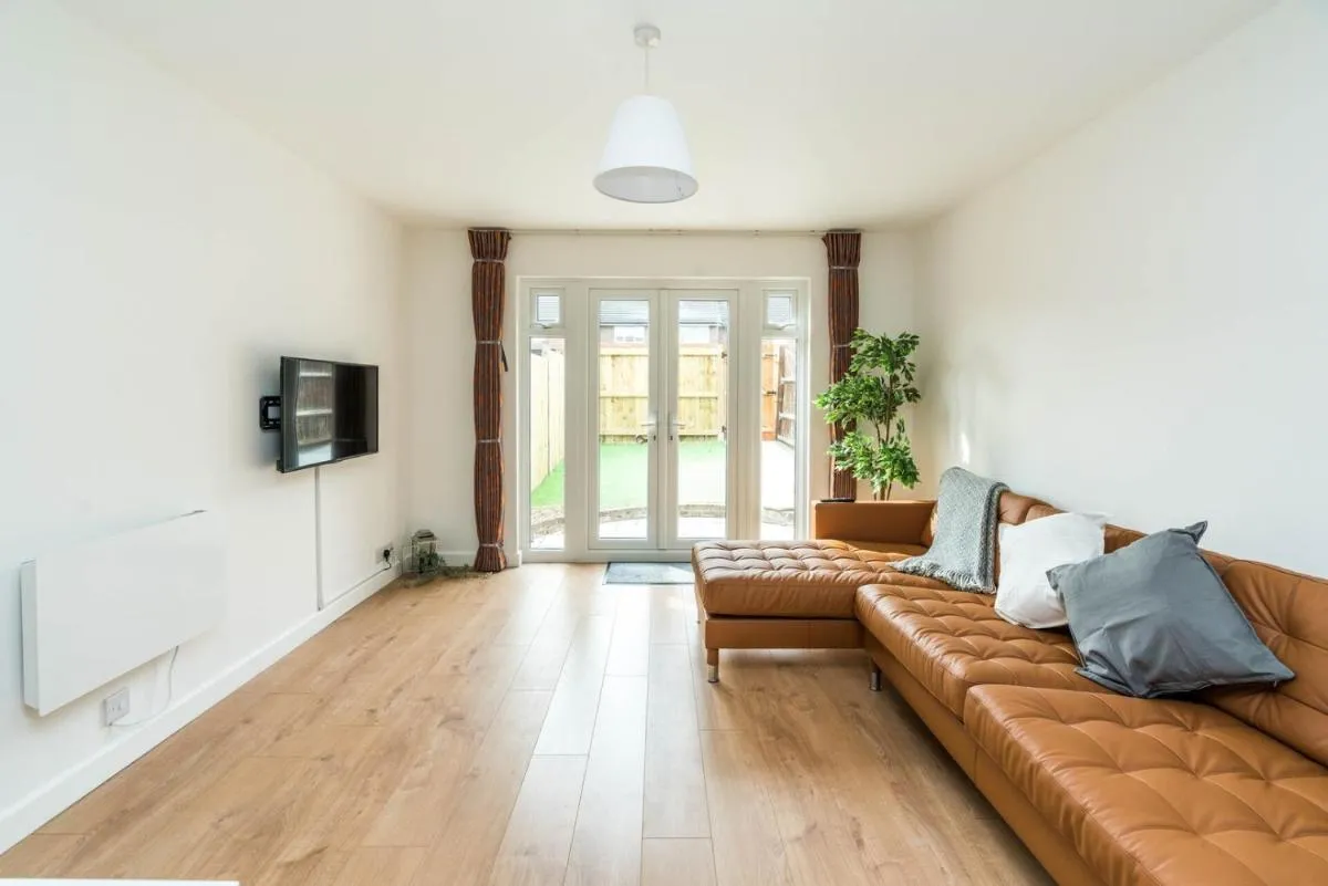Image 5 of Sleek and Stylish 2BD Home with a Garden Anerley