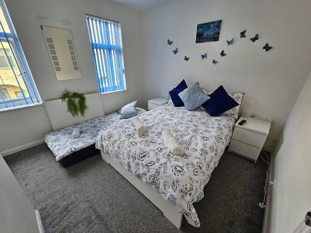 Image 1 of Small bedroom for 3 people