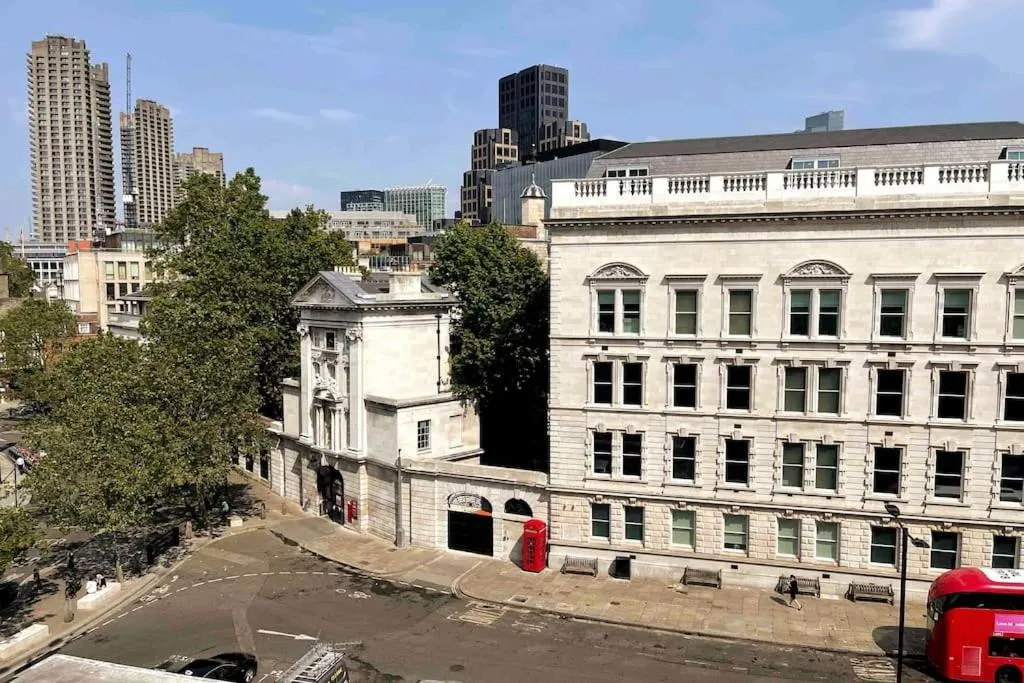 Image 3 of Smithfield St Paul Farringdon Central London Apartment