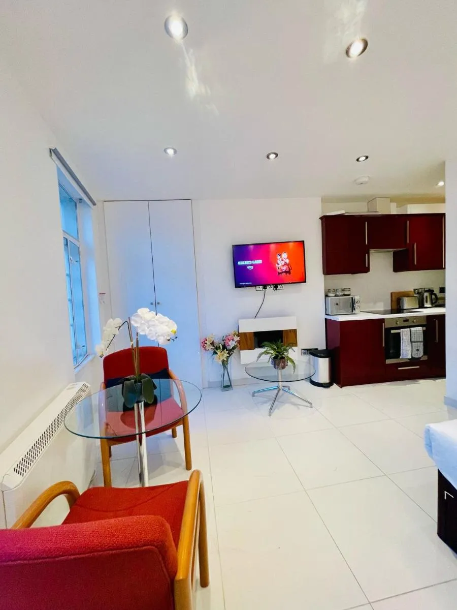 Image 4 of Smithfield St Paul Farringdon Central London Apartment