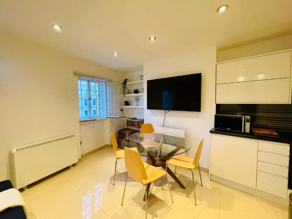 Image 1 of Smithfield St Paul Farringdon Central London Apartment