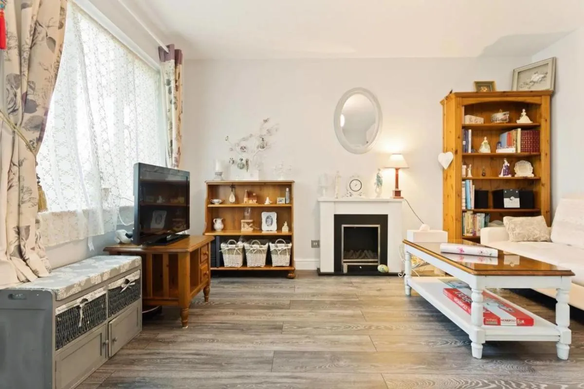 Image 4 of Snug & Cosy Home In Thamesmead Overlooking A Park