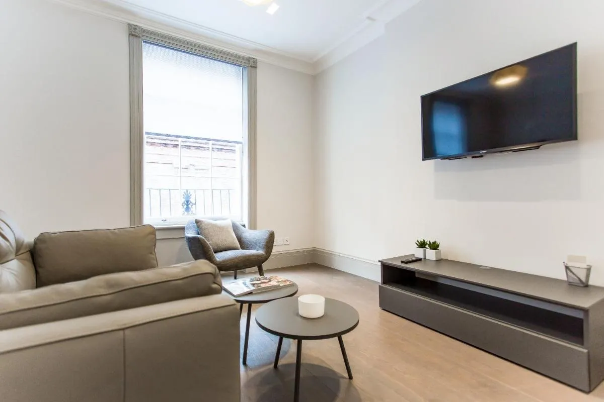 Image 3 of Soho Luxury 1 Bedroom Apartment by Concept Apartments