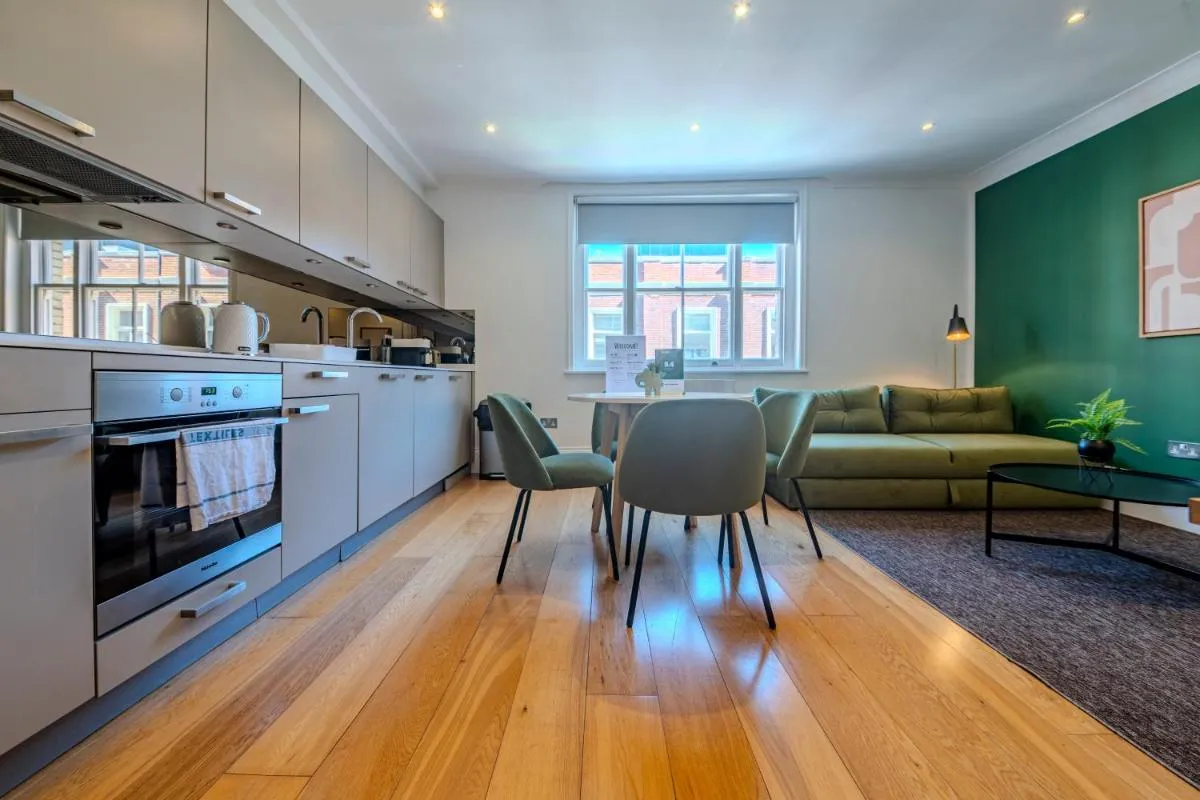 Image 3 of Soho – Piccadilly Circus Modern One Bedroom Flat