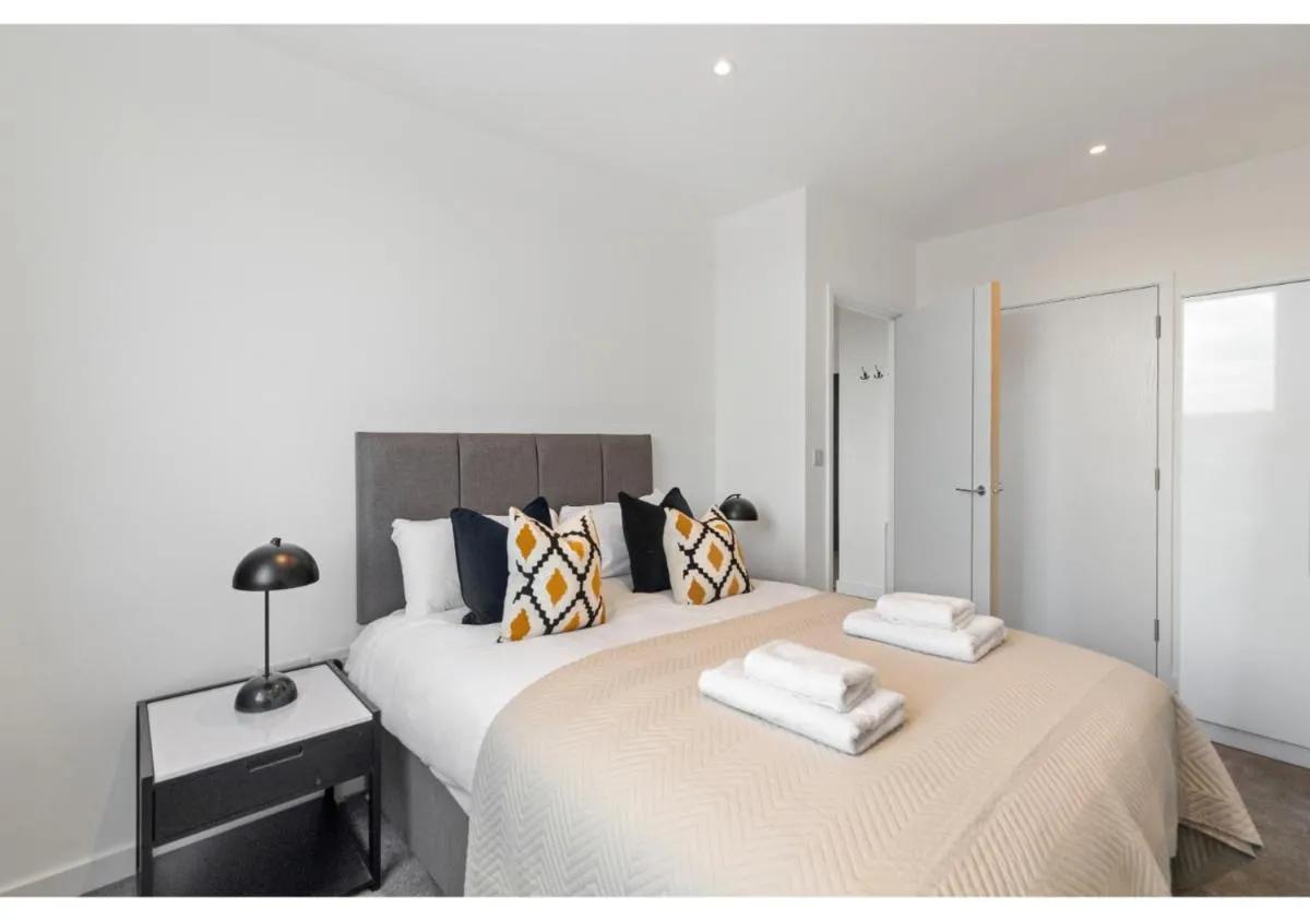 Image 4 of Sophisticated Living: 1-BR Flat in Beckenham