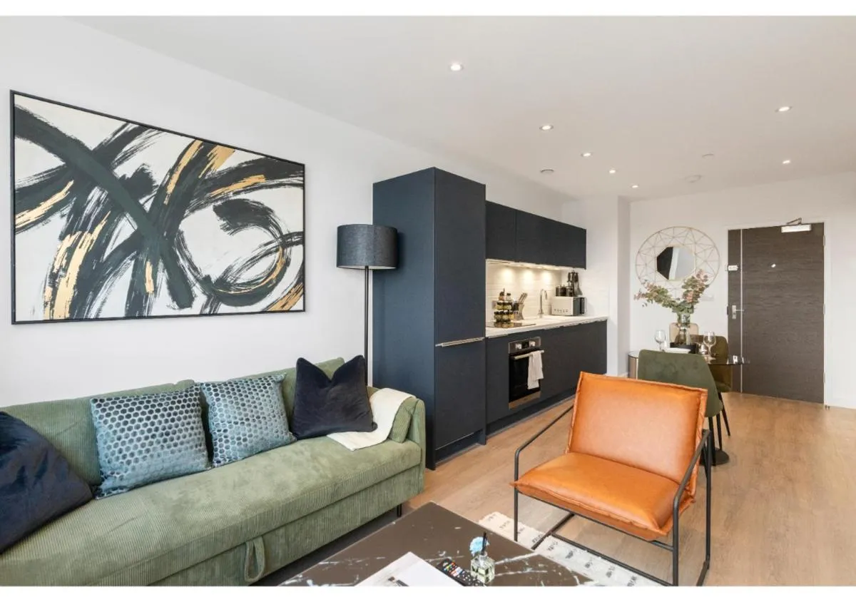 Image 3 of Sophisticated Living: 1-BR Flat in Beckenham