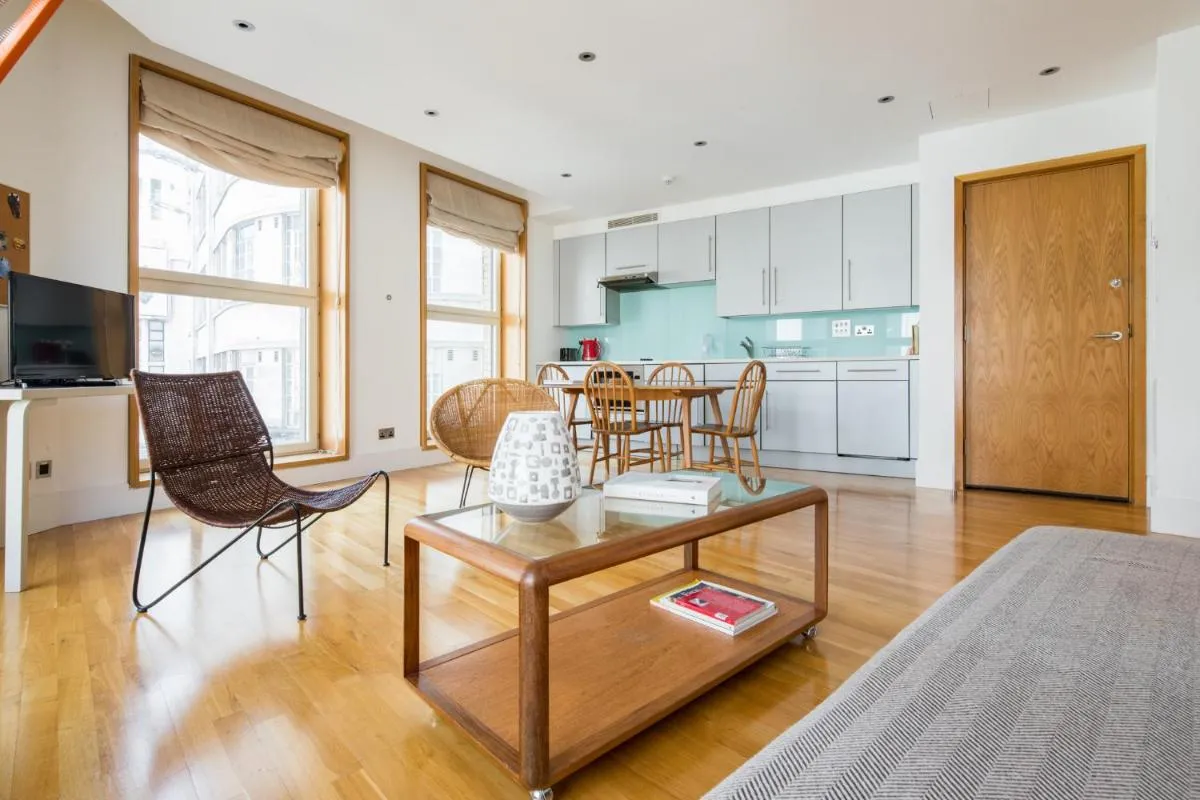 Image 4 of Soulful Central London Apartment