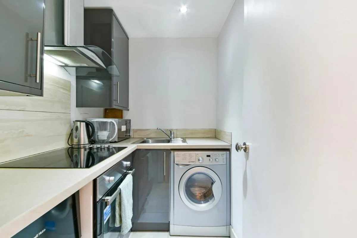 Image 4 of South Kensington Studio