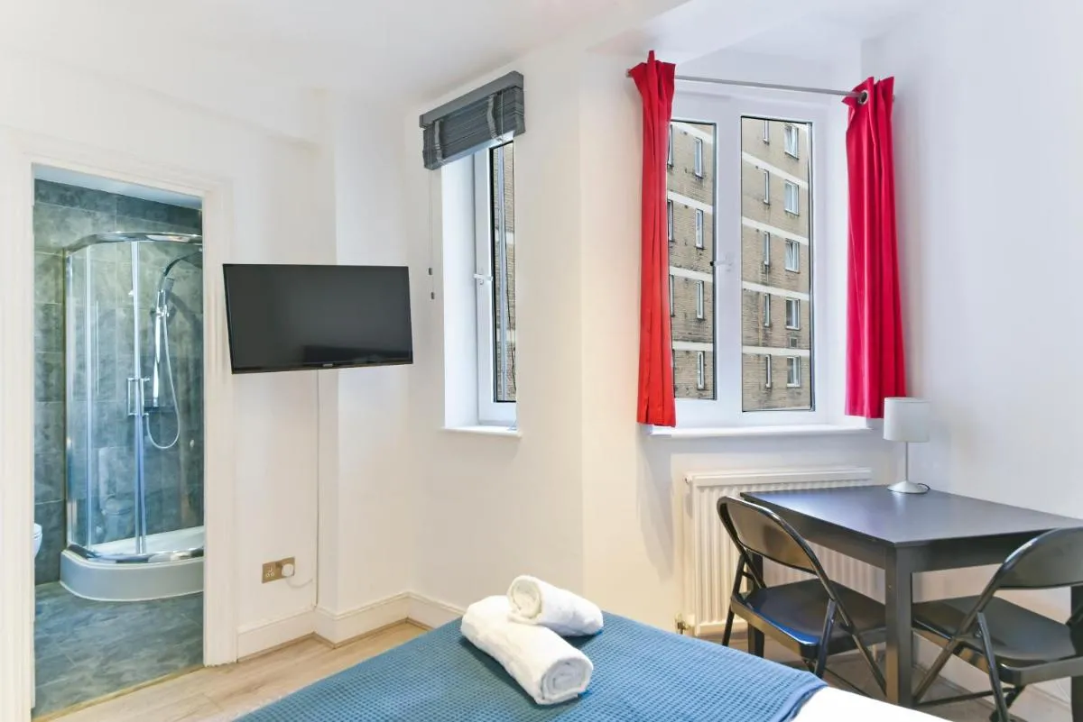Image 5 of South Kensington Studio