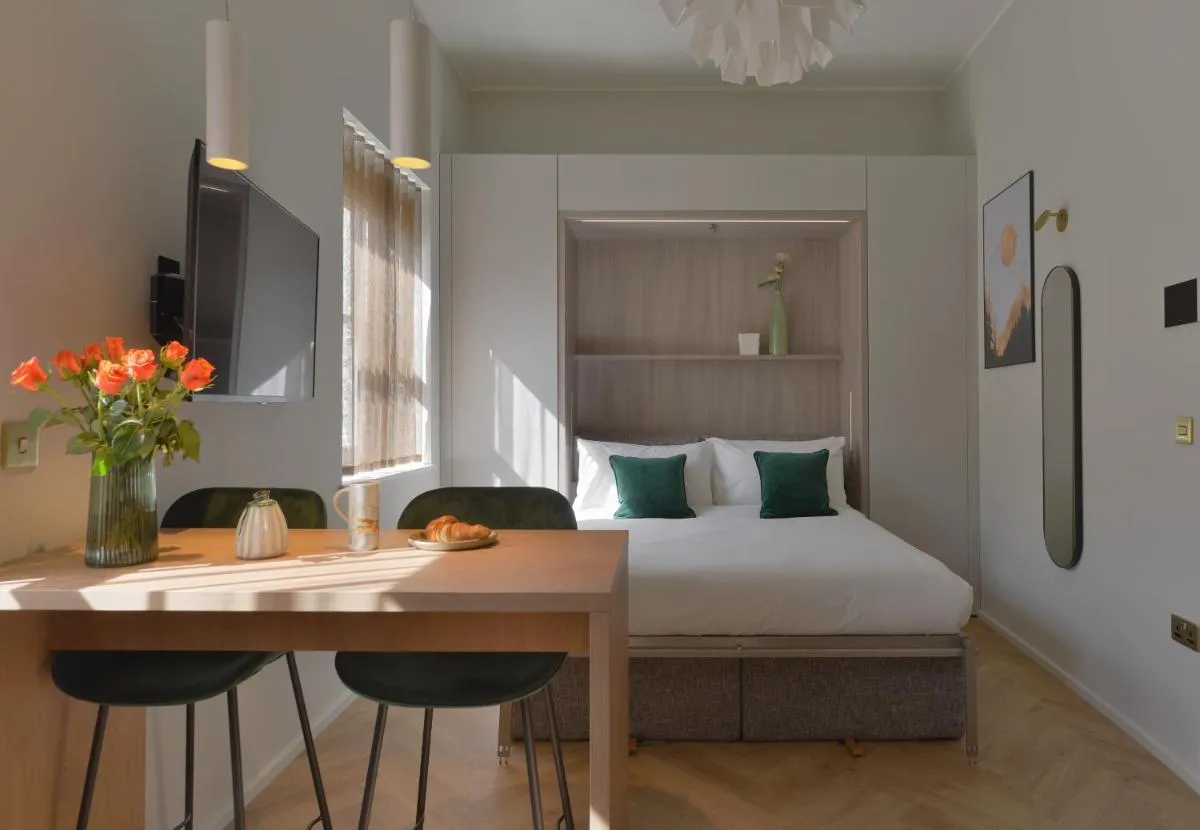 Image 4 of South Kensington Studios by D’Montrio