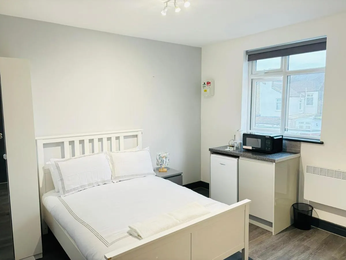 Image 3 of Southall Edge Inn