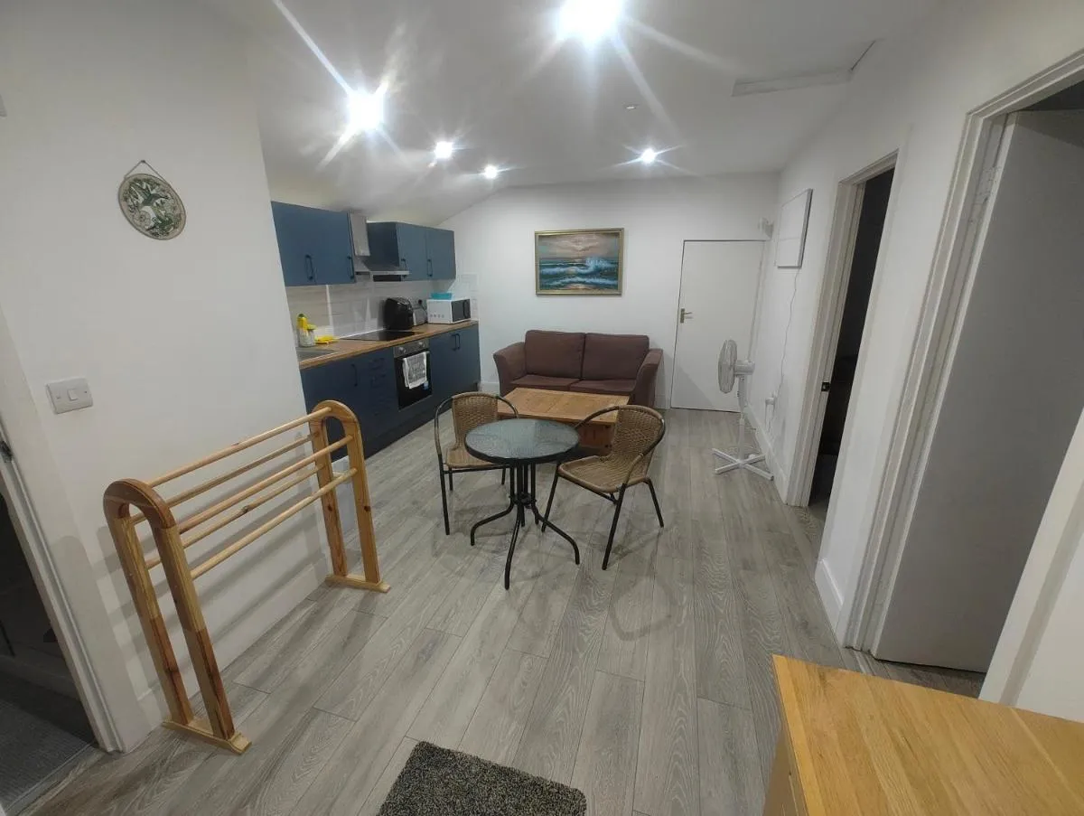 Image 4 of Southall – Sleeps 3 & Great Transport Links