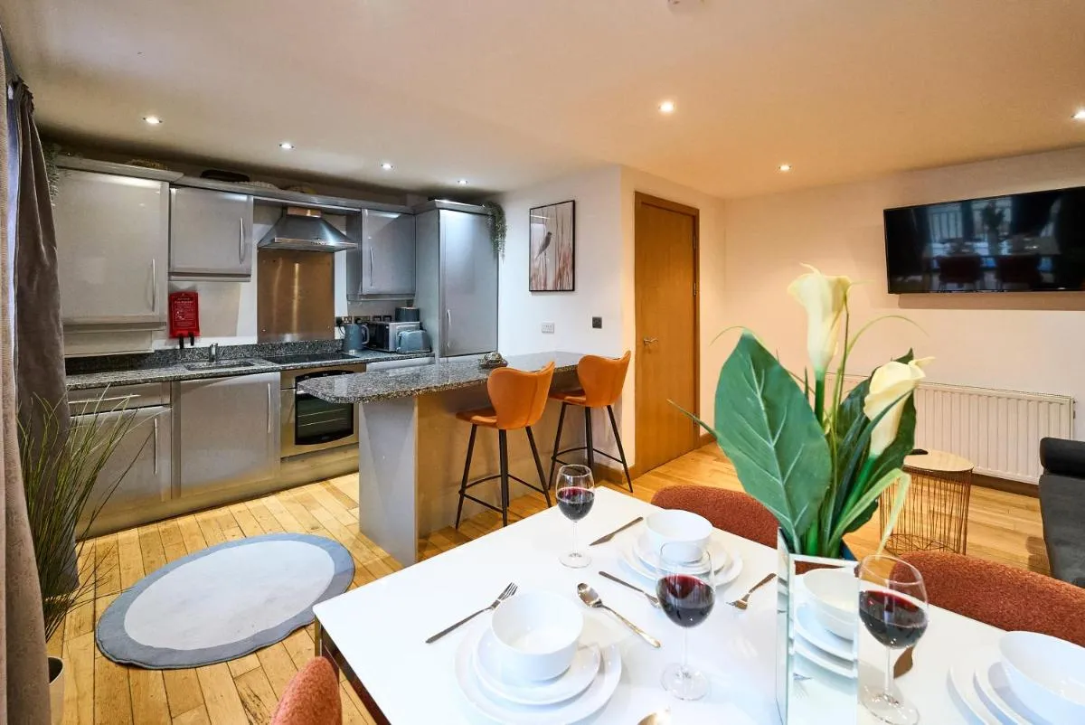 Image 5 of Southwark Apartment