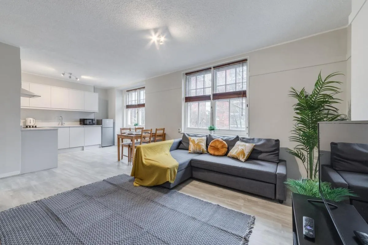 Image 4 of Spacious 1 Bed Apartment- Close to Kings Cross Station