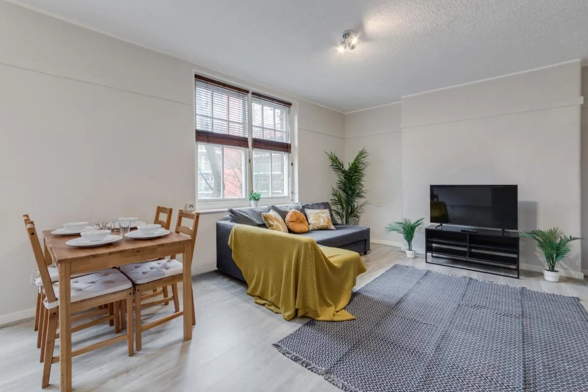 Image 5 of Spacious 1 Bed Apartment- Close to Kings Cross Station