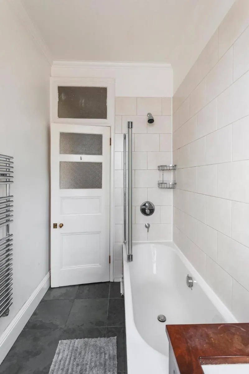 Image 5 of Spacious 1 bed Holborn Apartment