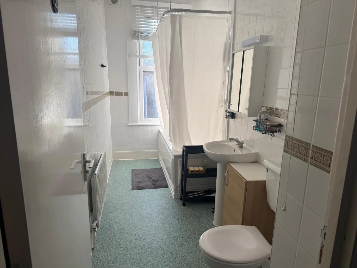 Image 5 of Spacious 1 bed apartment