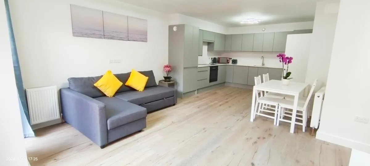 Image 4 of Spacious 2B2B Apartment with Garden